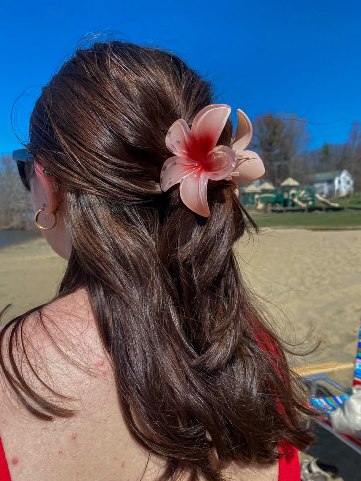 Pince à cheveux Plumeria rouge – Une touche de paradis ardente 🔥🌺